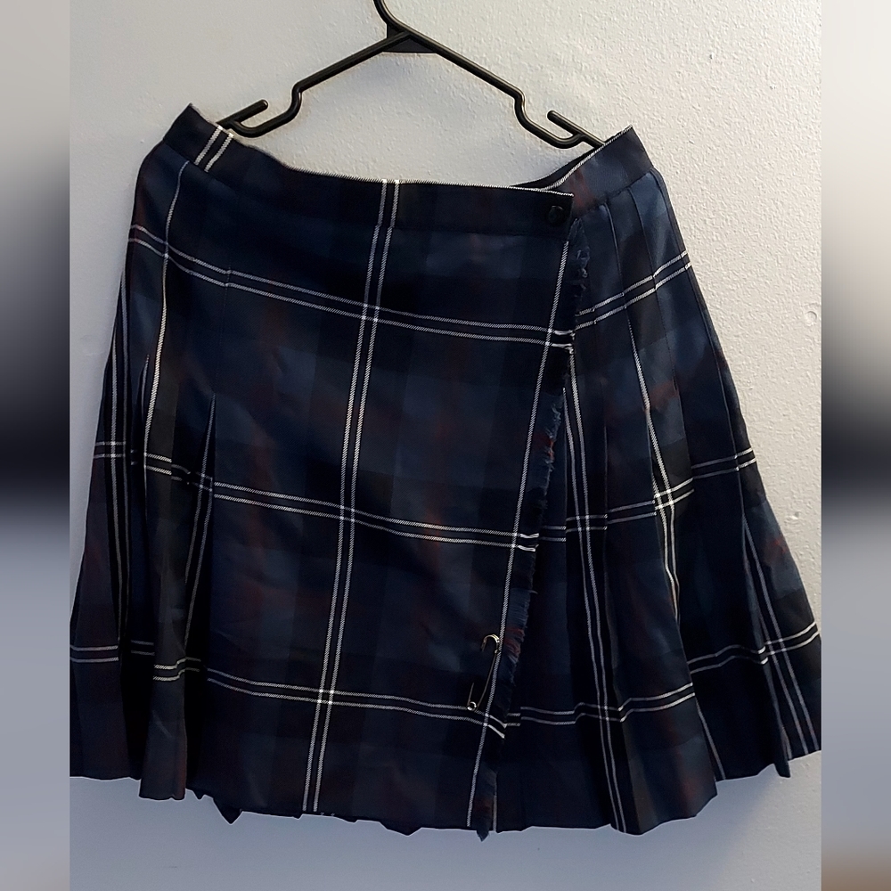 New wrap skirt size 24